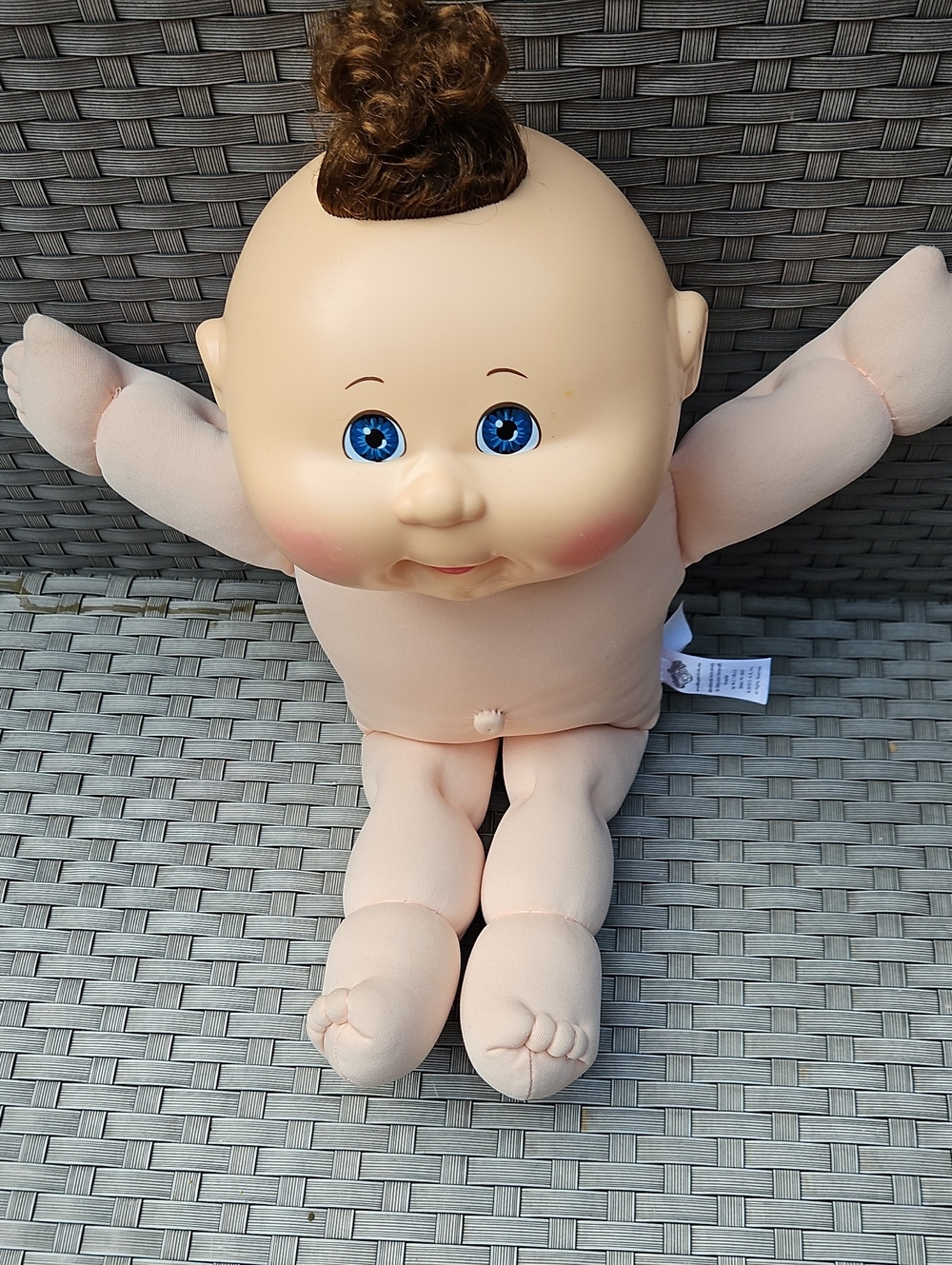 Vintage 2017 Cabbage Patch Kids Soft Plush Baby Doll  Blue Eyes in Tan Skin Tone
